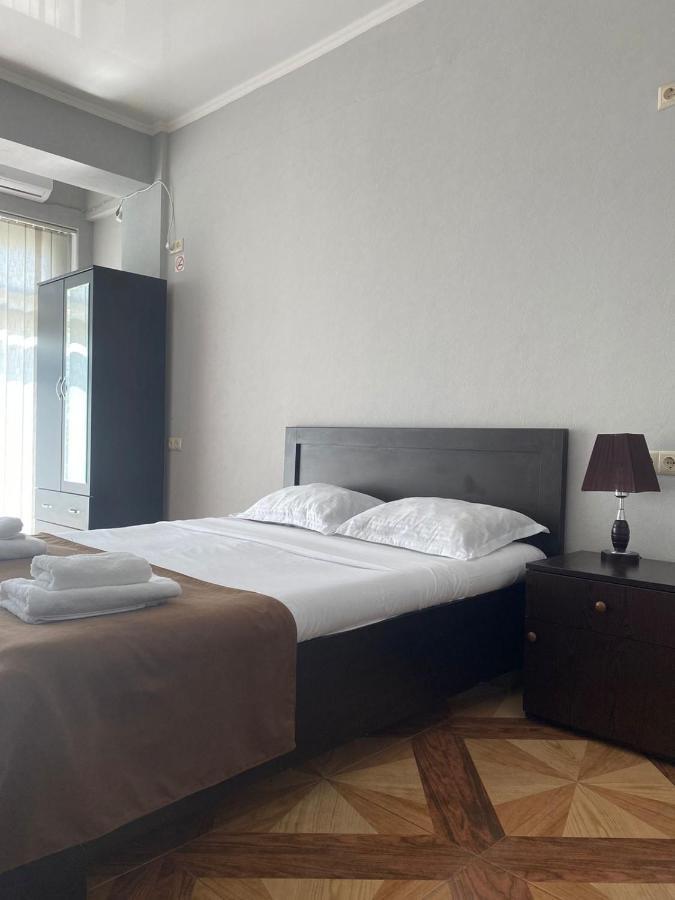 Hotel Saburtalo Roni Tiflis Dış mekan fotoğraf
