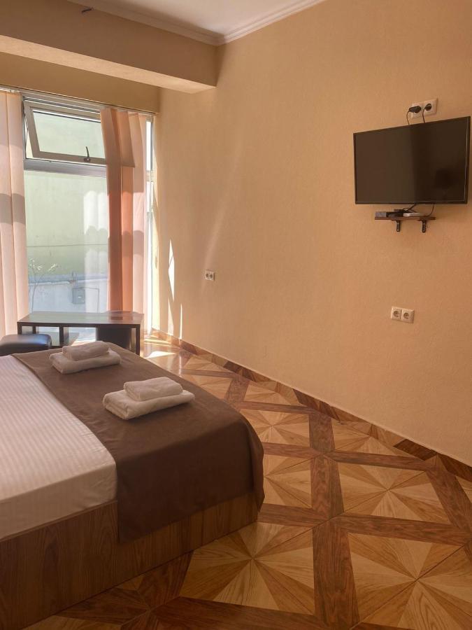 Hotel Saburtalo Roni Tiflis Dış mekan fotoğraf