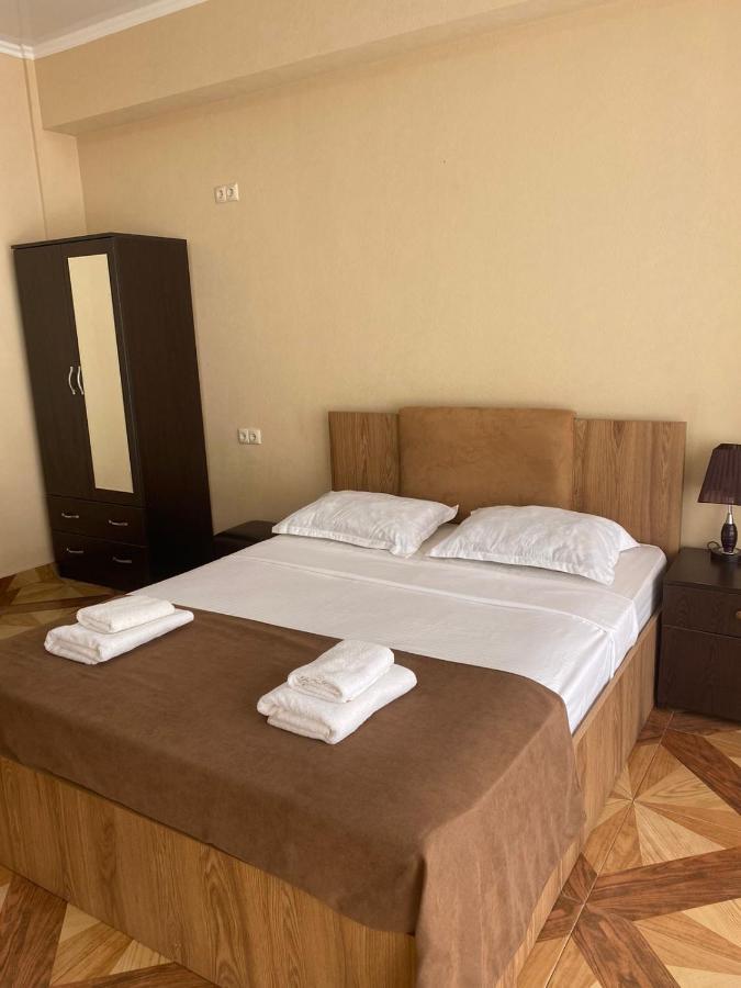 Hotel Saburtalo Roni Tiflis Dış mekan fotoğraf